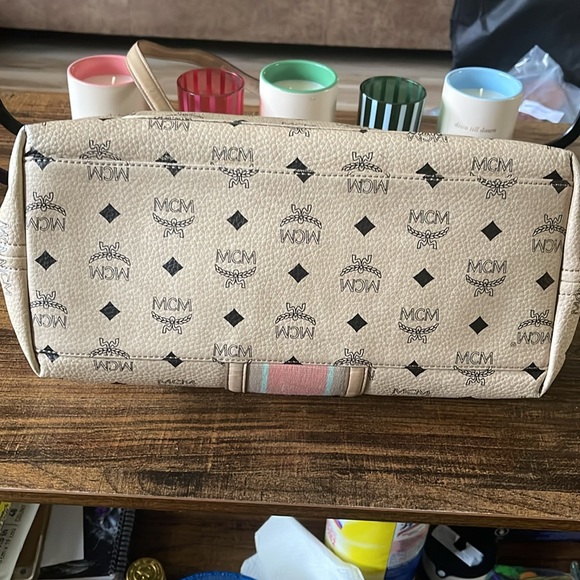 MCM Visetos in Beige and Pink Women's Tote Bag - Picture 8 of 12